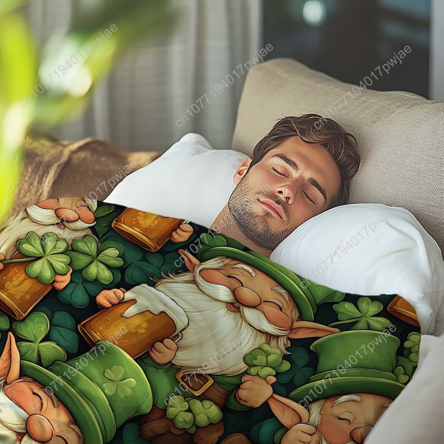 St. Patrick’s Day Gnome Throw  - Home Of Textiles reseña y precio